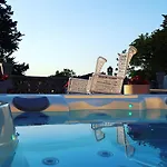 Bella Di Ceciliano Bed & Breakfast 4*