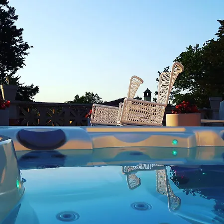 Bella Di Ceciliano Bed & Breakfast 4*