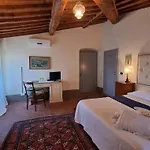 Bella Di Ceciliano Bed & Breakfast 4*